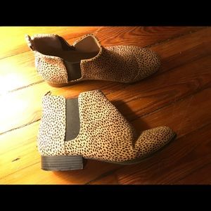 Leopard print Old Navy booties
